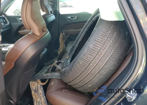 2021 Volvo Xc60 T6 Momentum из США, поврежденный, VIN YV4A22RK6M1684810